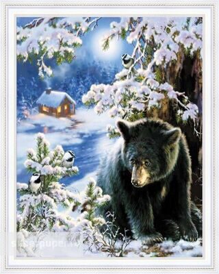 Медведь в зимнем лесу